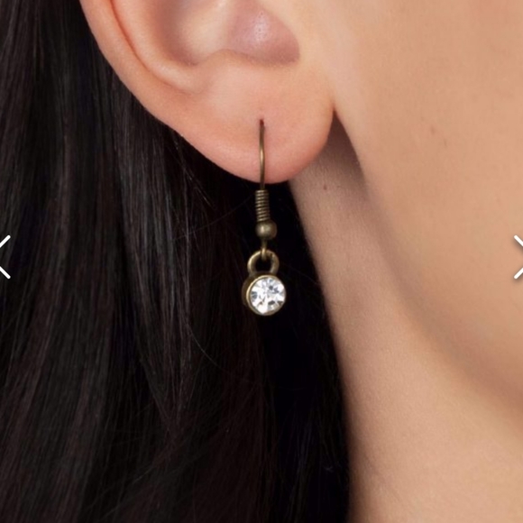 Superstar Stylish Brass Necklace Rhinestones with earrings STAR 🌟 - Picture 3 of 5